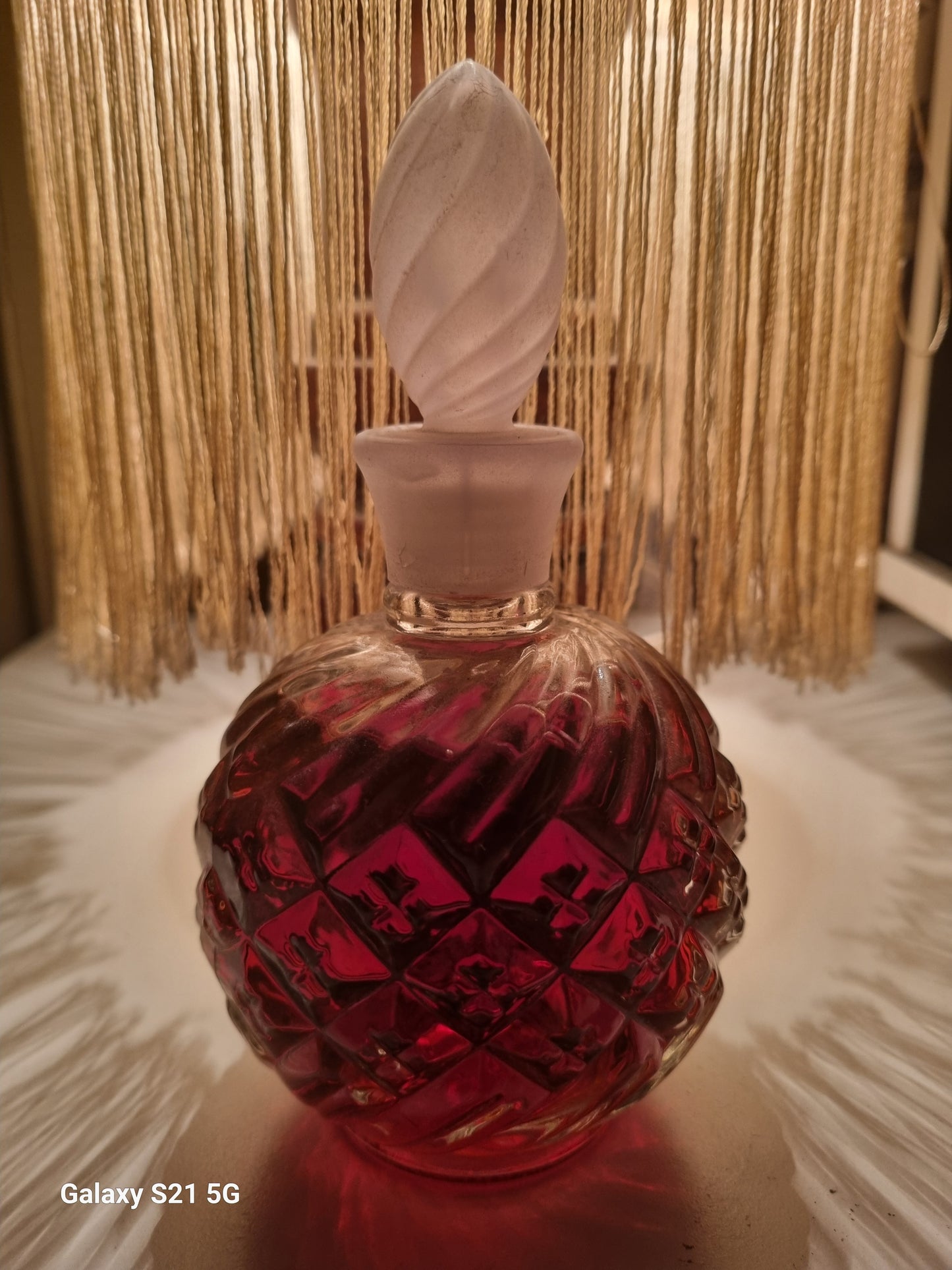 Avon bath decanter bottle 285ml Full/Unopened. 1981-82